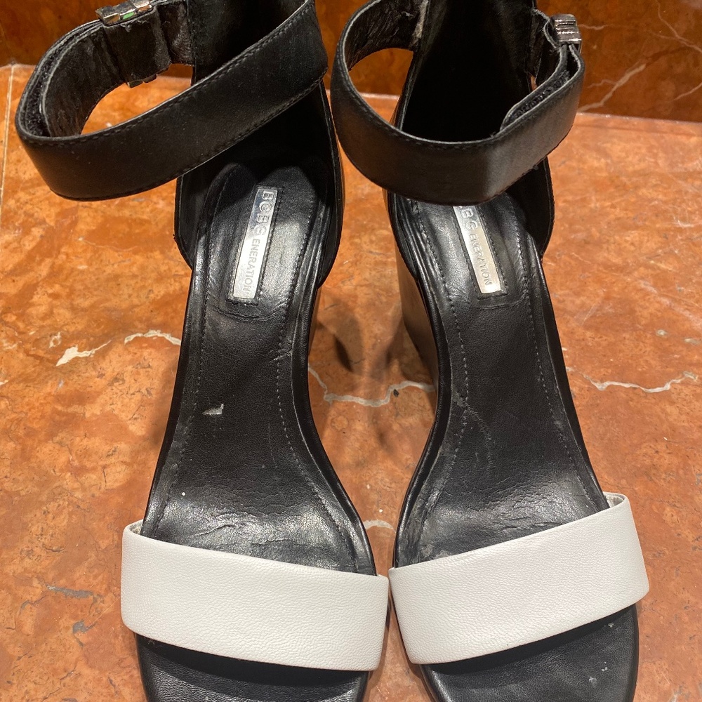 BCBG women’s black and white leather wedge sandals